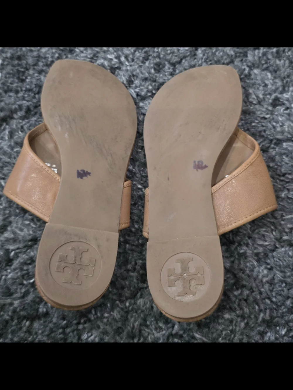 Tory Burch Women's Brown Leather Logo Medallion Thong Sandals Size 10.5M